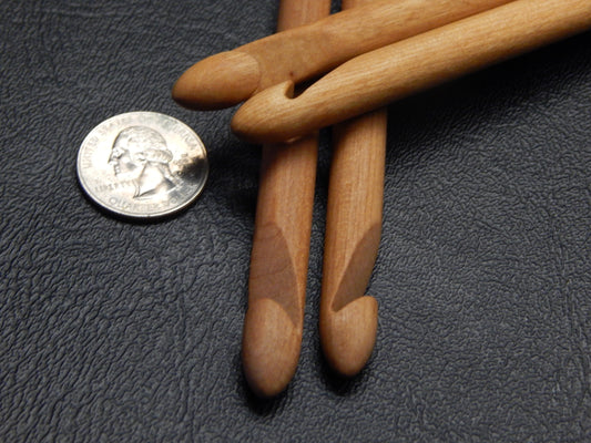 10 mm Crochet Hook with a Natural Hue (Reclaimed Wood)