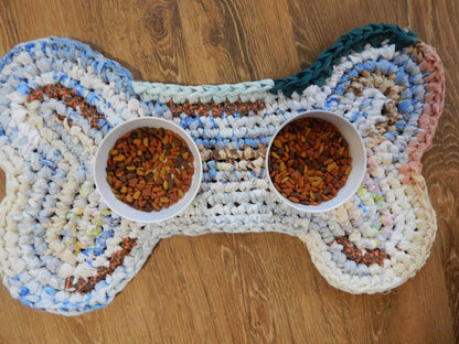 Learn How to Make a Dogbone Placemat for the Dog Lover in Your Life