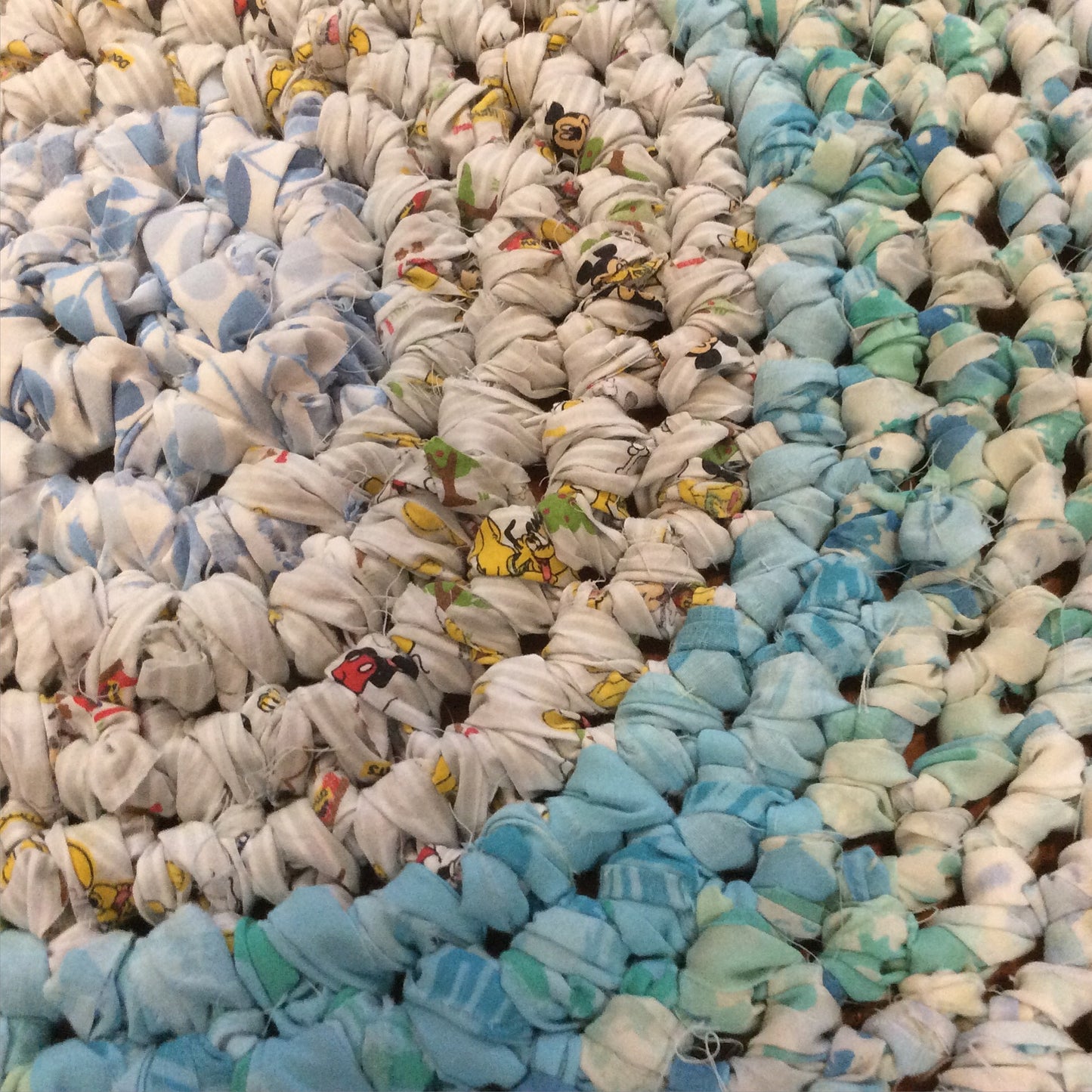 Make an Easy Round Rag Rug Using Recycled Sheets